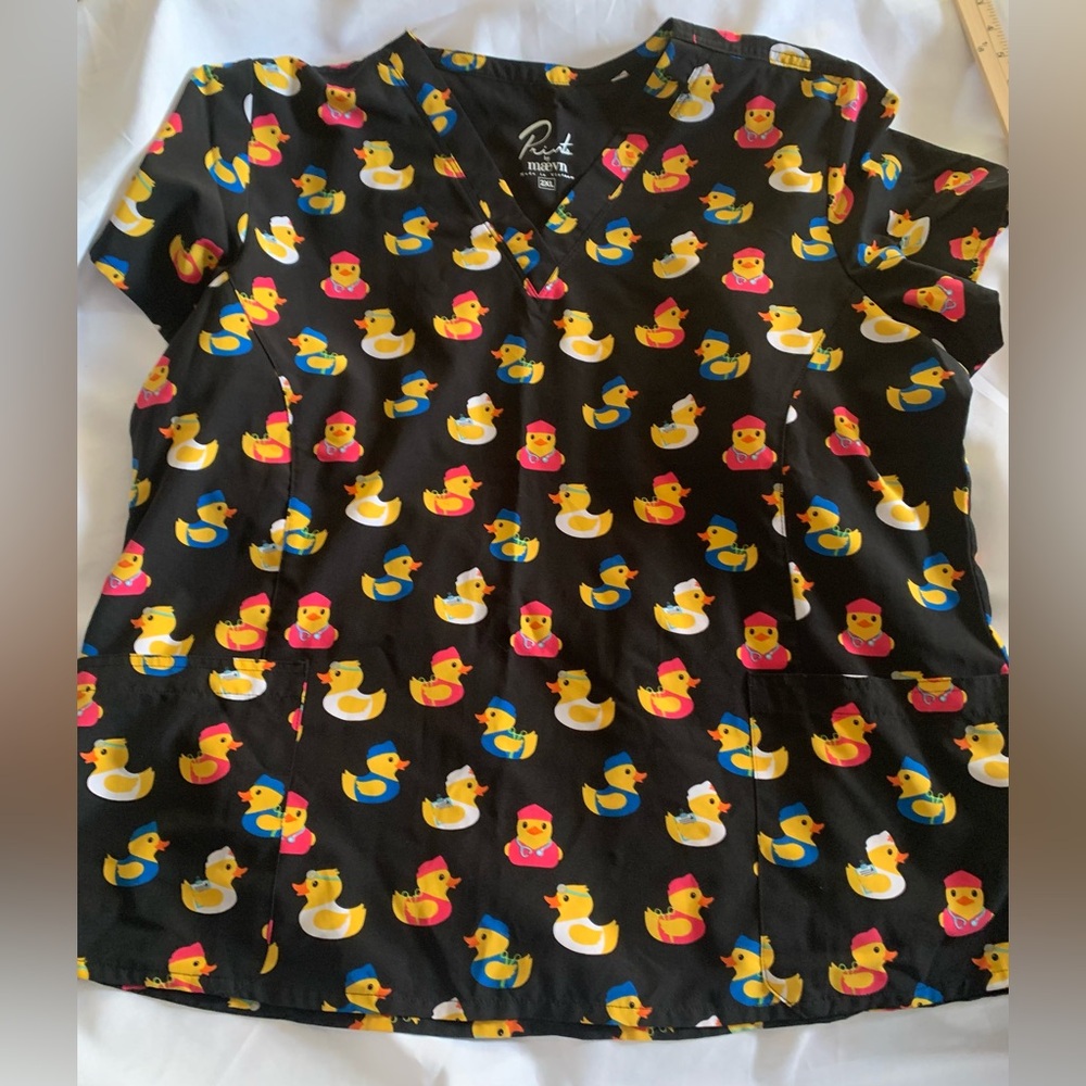 Prints by Maevn Fun Duck Print Nurse Scrub Top Pullover Pockets Black Yellow 2XL